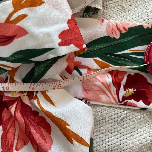 Floral wrap style romper - Picture 3 of 4